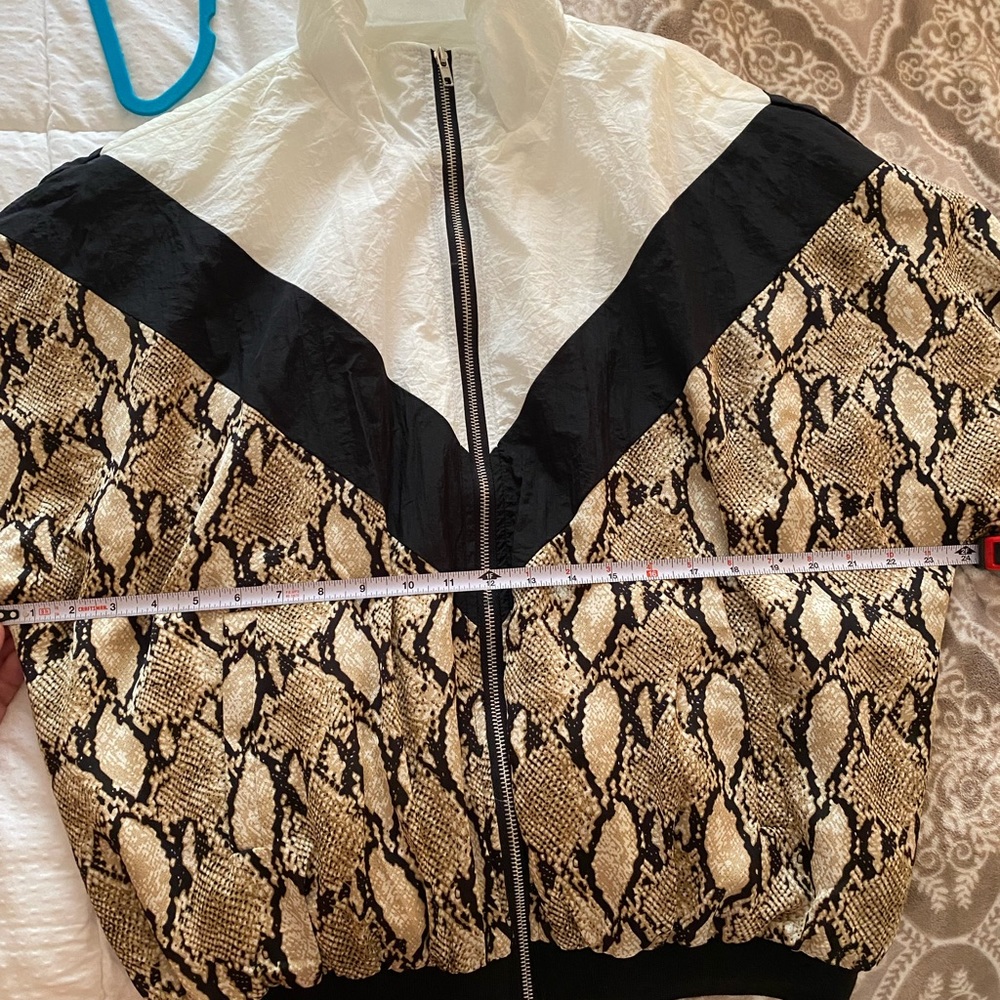 Snake Color Block Windbreaker - Picture 5 of 5